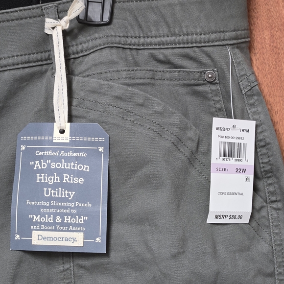 NWT DEMOCRACY Women's Plus size 22W High Rise Tapered Utility Pants - Picture 2 of 9